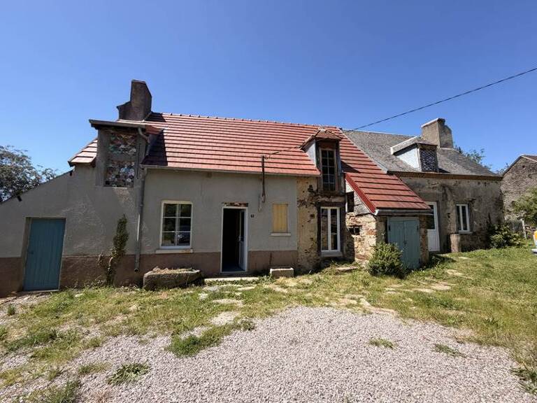 Maison en pierre de 3 pièces principales — photo 1