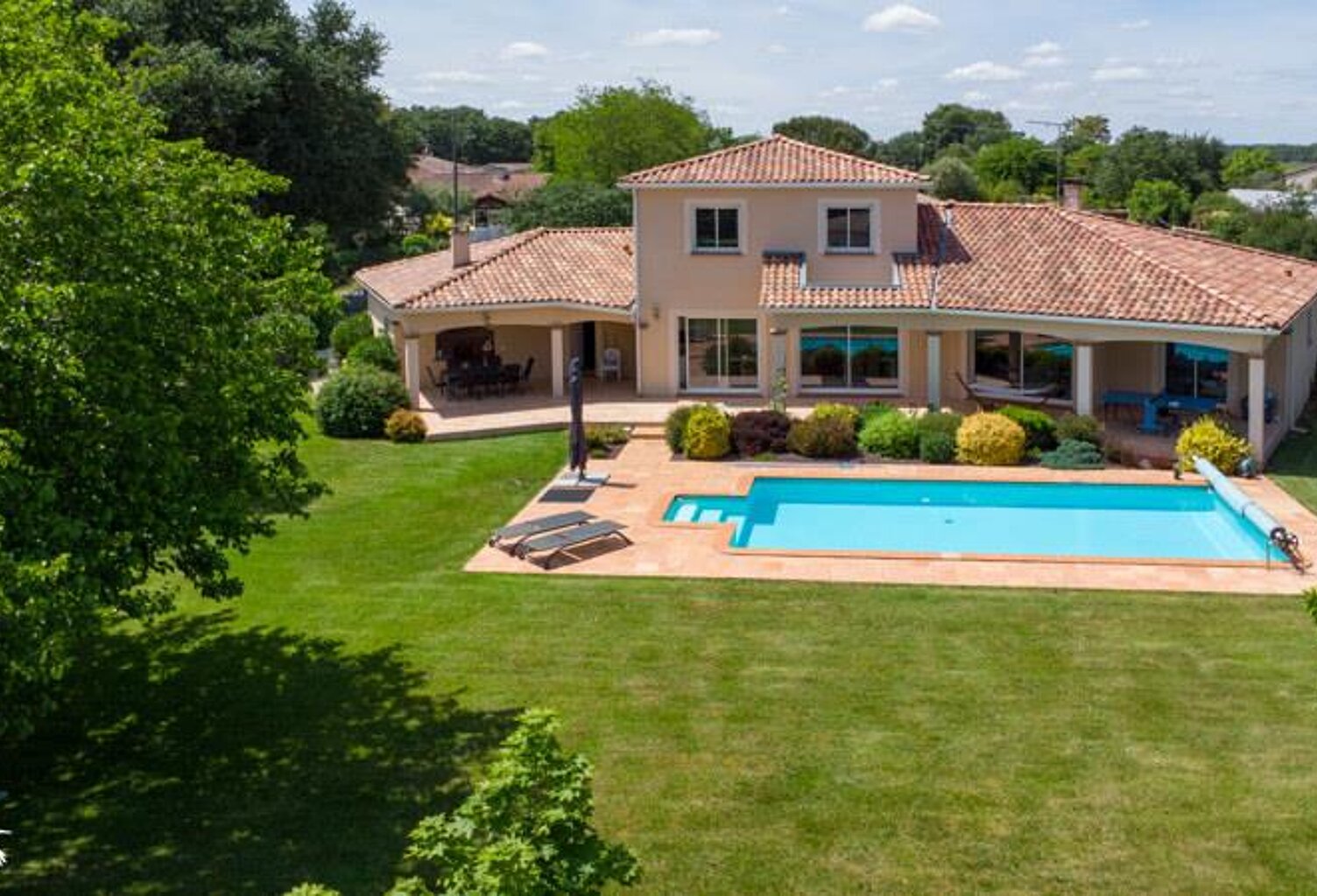 Vente maison 7 pièces 209 m² Carbonne (31390) — photo 1
