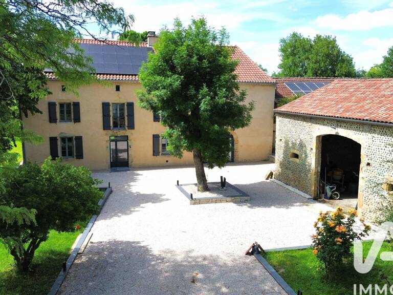Vente Maison/villa 9 pièces — photo 1