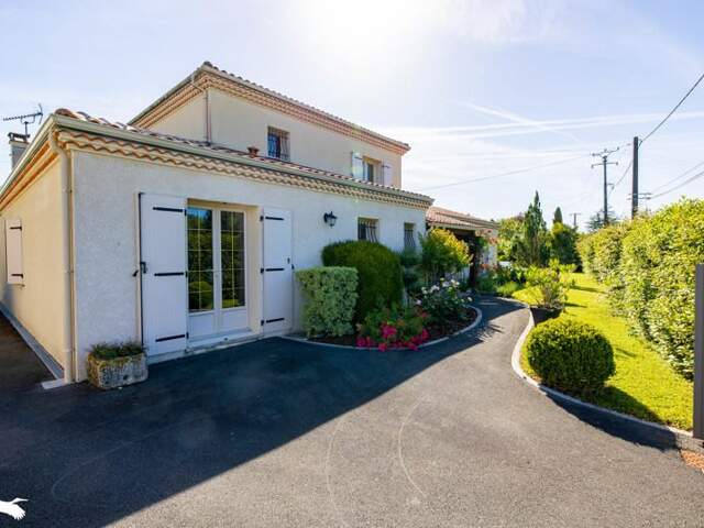 Maison de bourg de 6 pièces principales — photo du bien