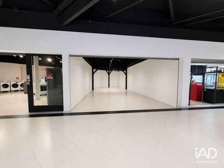 Location Boutique/Local commercial 77 m&sup2; — photo 1