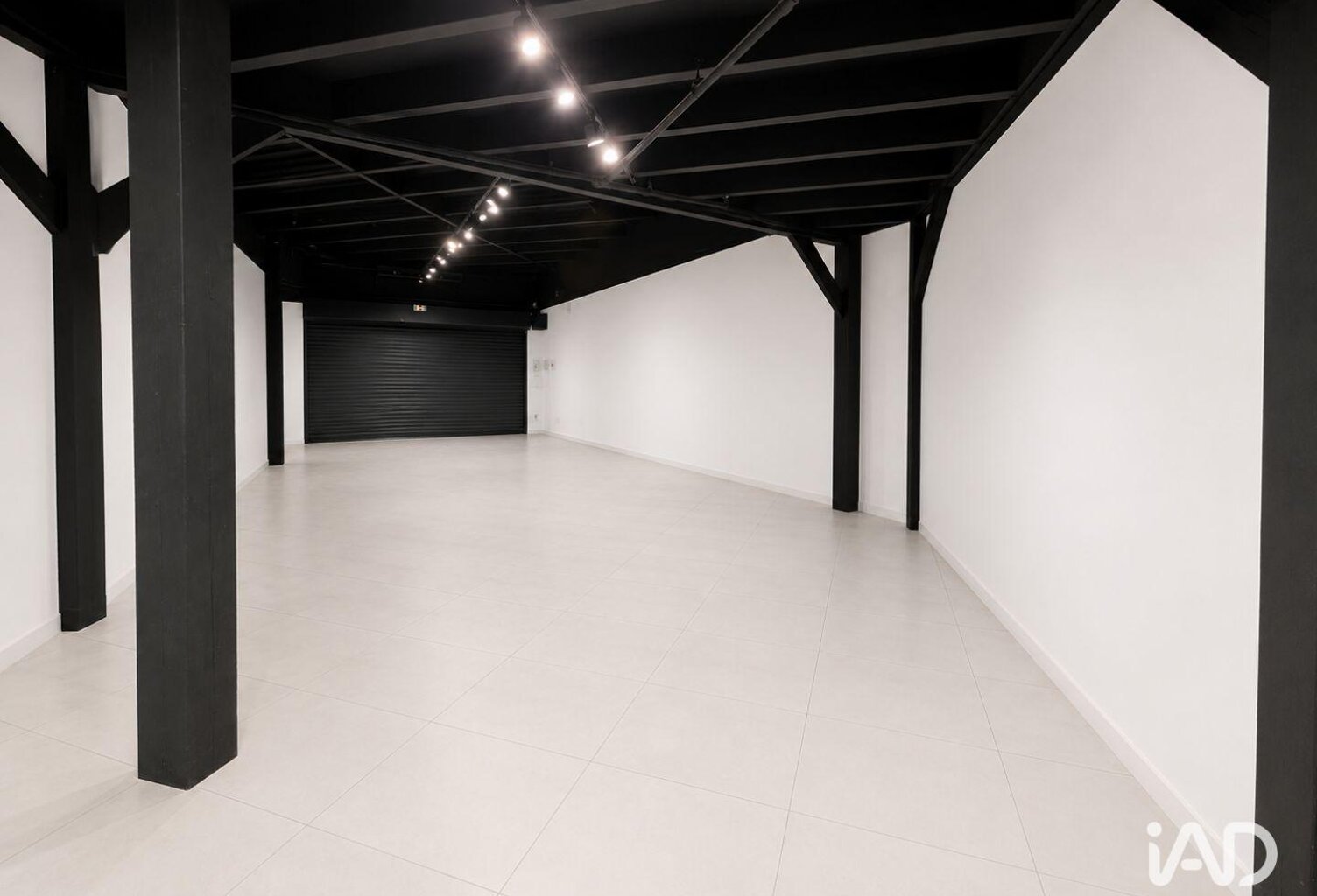 Location Boutique/Local commercial 77 m&sup2; — photo 1