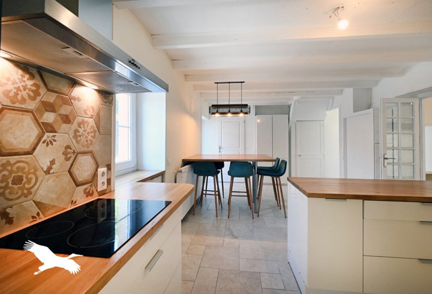 Maison en pierre de 8 pièces principales — photo 1