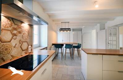 Maison en pierre de 8 pièces principales — photo du bien