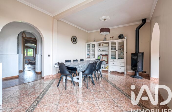 Vente Maison/villa 8 pièces — photo 2