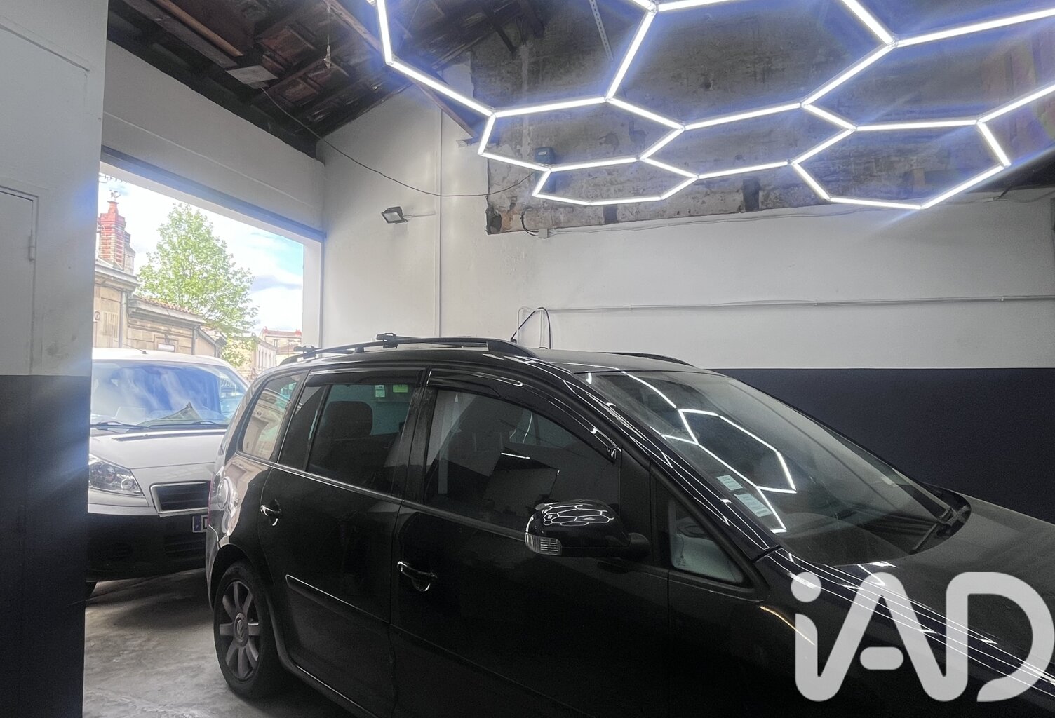 Vente Local commercial 300 m&sup2; — photo 1