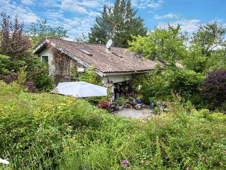 Maison en pierre de 9 pièces principales — photo 1
