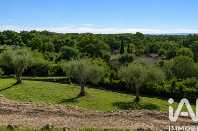 Terrain  450000 €