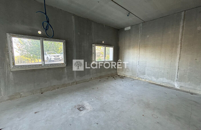 Local commercial de 81m² à aménager — photo 4
