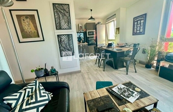 A vendre / VALENCIENNES CENTRE Appartement de 47,35 m2 avec Terrasse  et Parkin — photo 2