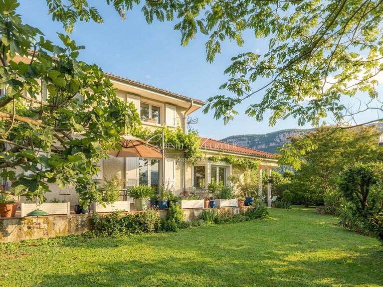 Charmante Villa avec séjour hauteur cathédrale et parcelle arb — photo 1