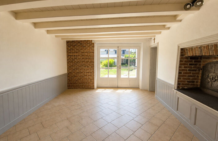Maison de caractère avec beau terrain à 5 minutes de — photo 3