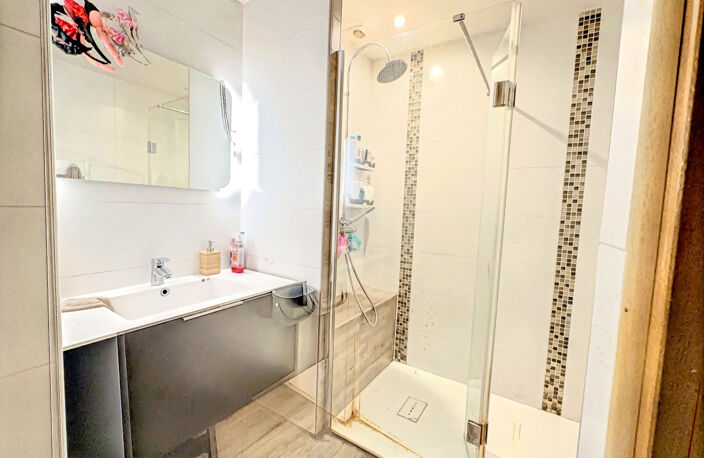 Appartement en très bon état à Charleval — photo 3