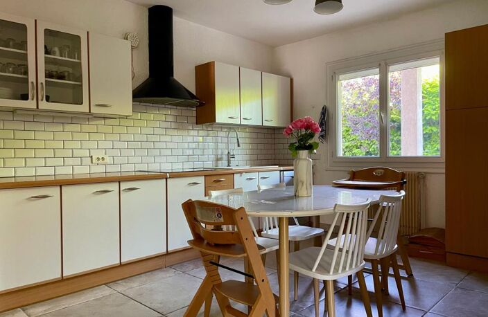 À vendre belle maison 5 chambres et grand jardin à Montélimar — photo 4