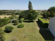 A vendre proche de Vic-Fezensac, Gers : maison de 3 chambres avec grand salon, vue sur les Pyrénées, jardin bien aménagé, garage et piscine. DPE : C — photo 4