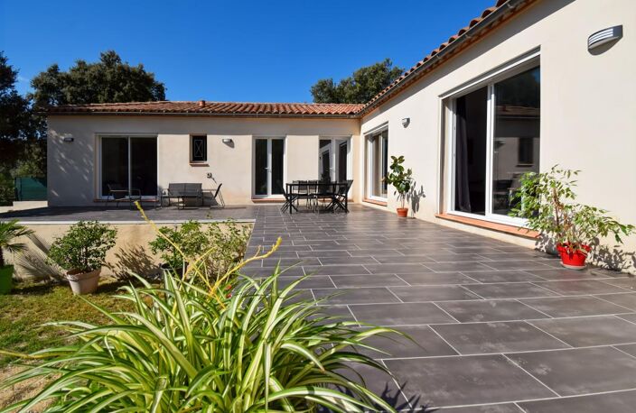 Maison d'architecte, plain pied à UZES , 136 m² — photo 2
