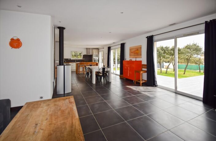Maison d'architecte, plain pied à UZES , 136 m² — photo 3