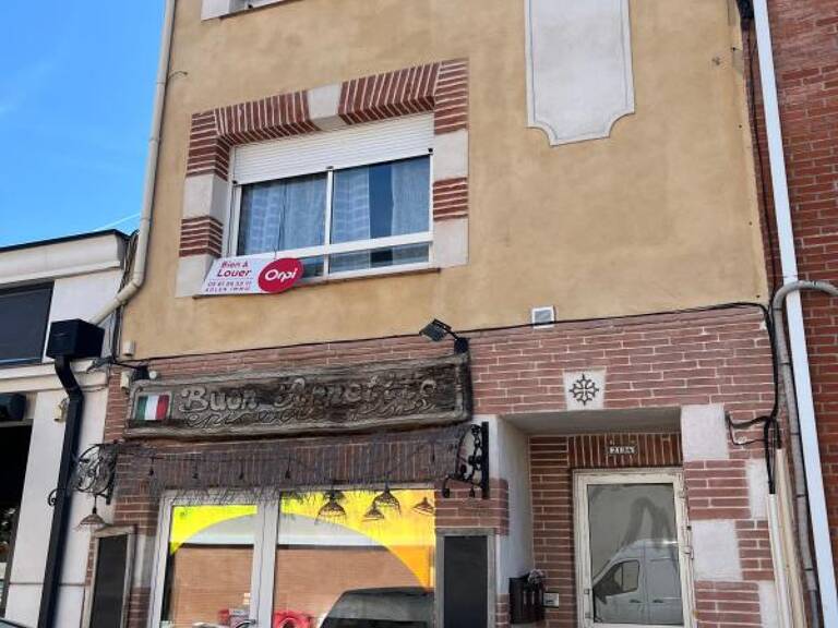 Immeuble comprenant 2 studios et un local — photo 1