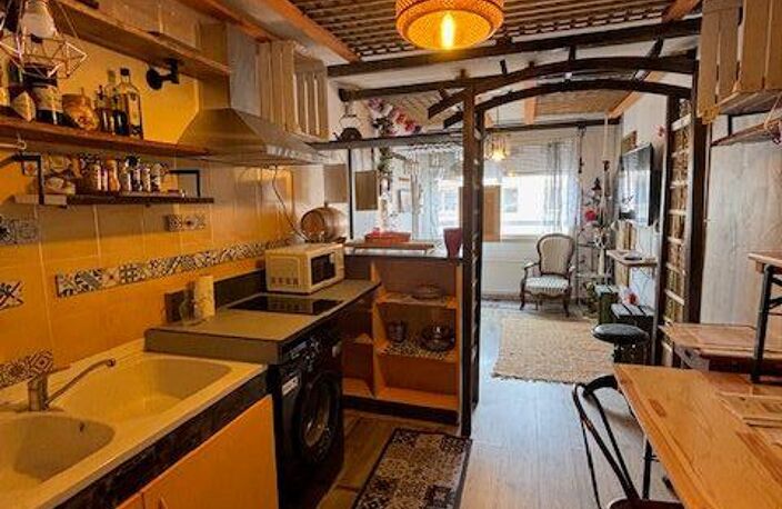Immeuble comprenant 2 studios et un local — photo 2