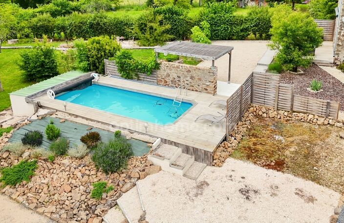 Propriété de Charme - 108 m² - 6 pièces - 4 Chambres - Piscine - Granges et Dépendances - Terrain 7 744 m² - MAGNAC LAVAL (87) — photo 5