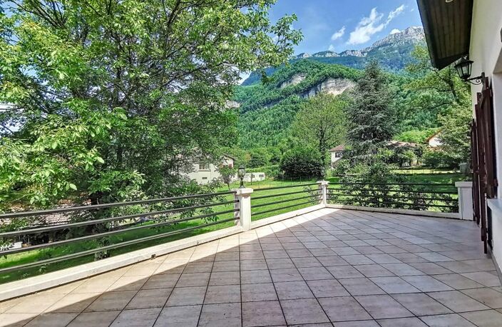 St Joseph de Rivière, spacieuse maison 5P 180 m2 avec terrain de 815 m2 face à la Sure — photo 5