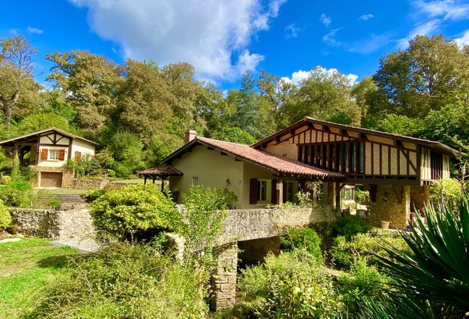 Magnifique Moulin rénové en totalité (DPE D) avec gîte indépendant sur terrain de 3,5HA arboré sans vis à vis BOUGUE (40) — photo 1
