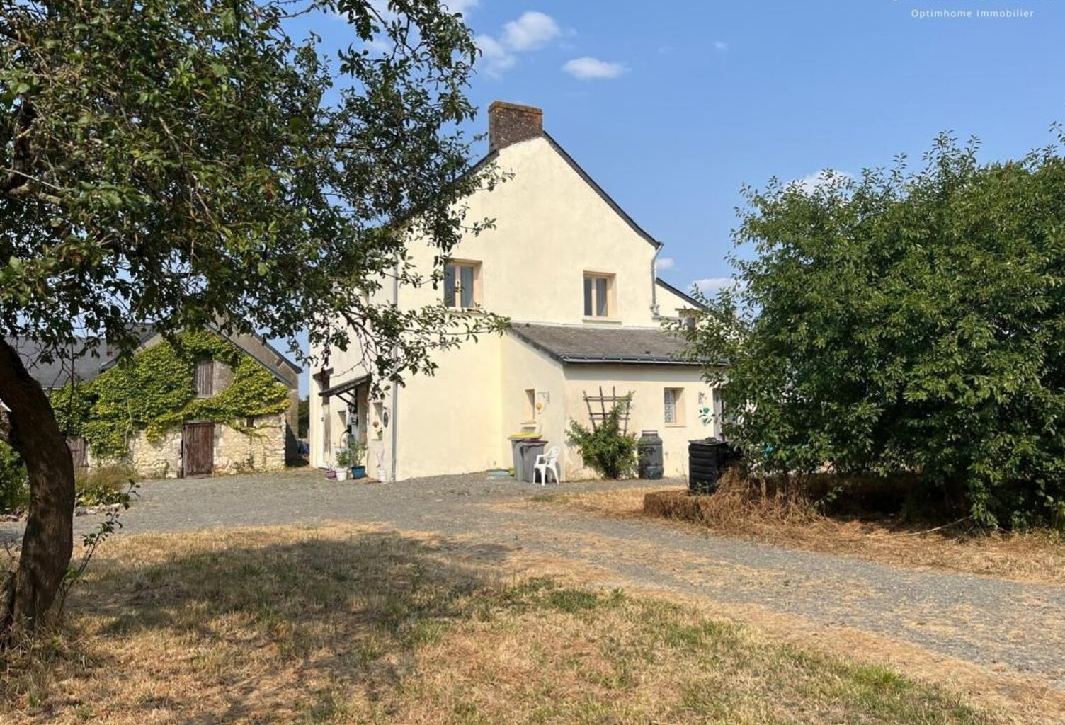 Maison Ancienne de Caractère à Broc, Maine-et-Loire — photo 1