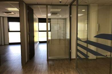 Bureau 7 pièces 2700 €