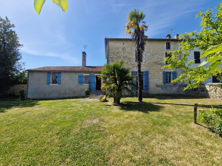 Maison à vendre 6 pièces TONNAY BOUTONNE (17)- 173 m² habitables - jardin- Grange — photo 1