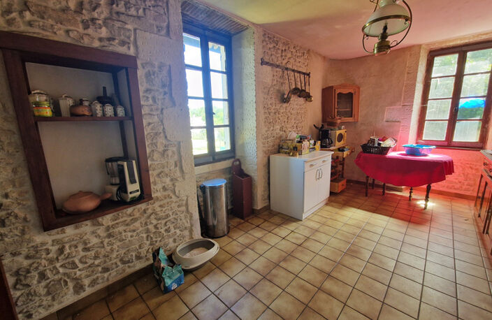 Maison à vendre 6 pièces TONNAY BOUTONNE (17)- 173 m² habitables - jardin- Grange — photo 4