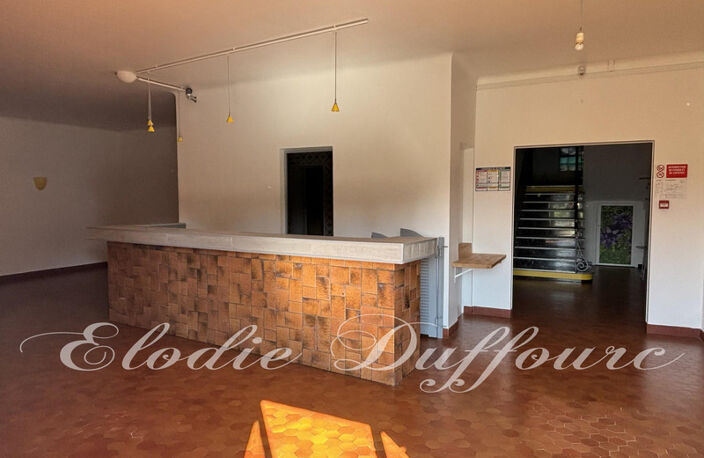 Hôtel / Restaurant sans fonds de commerce à Lamarque Pontacq — photo 2