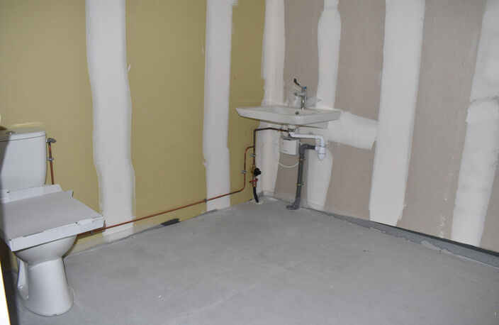 Dpt Deux Sèvres (79), à vendre AIRVAULT Local commercial — photo 2