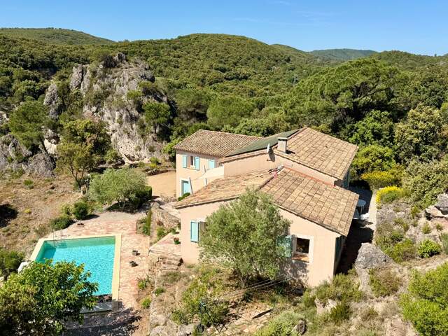 Mourèze, Villa 6 pièces, piscine, garage — photo du bien