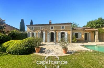 Villa de plain pied de 150 m² avec vue sur le trou numéro 10 , au Domaine et Golf de Pont Royal, terrain 628 m² ,  4 chambres, piscine, garage — photo du bien