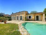Villa de plain pied de 150 m² avec vue sur le trou numéro 10 , au Domaine et Golf de Pont Royal, terrain 628 m² ,  4 chambres, piscine, garage — photo 3