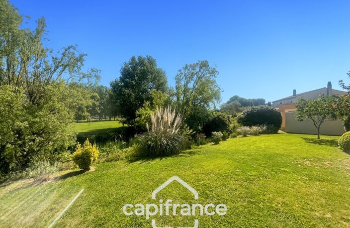 Villa de plain pied de 150 m² avec vue sur le trou numéro 10 , au Domaine et Golf de Pont Royal, terrain 628 m² ,  4 chambres, piscine, garage — photo 5