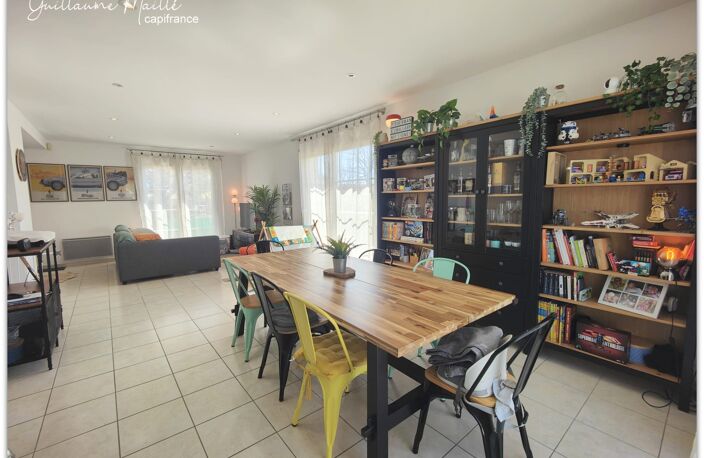 Exclusivité - Villa contemporaine de 106m² pour 4 pièces avec jardin et garage - proche SERVIAN (34290) — photo 2