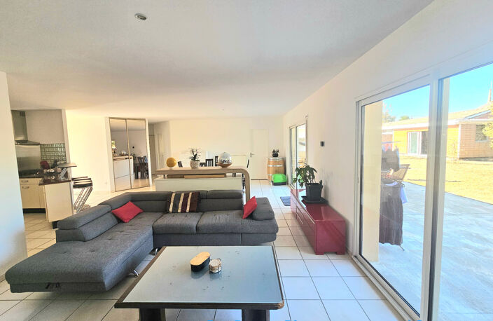 SAINT-SAVIN – 30 min de Bordeaux lac.  Maison de plain-pied avec grand jardin et chalet bois indépendant — photo 2