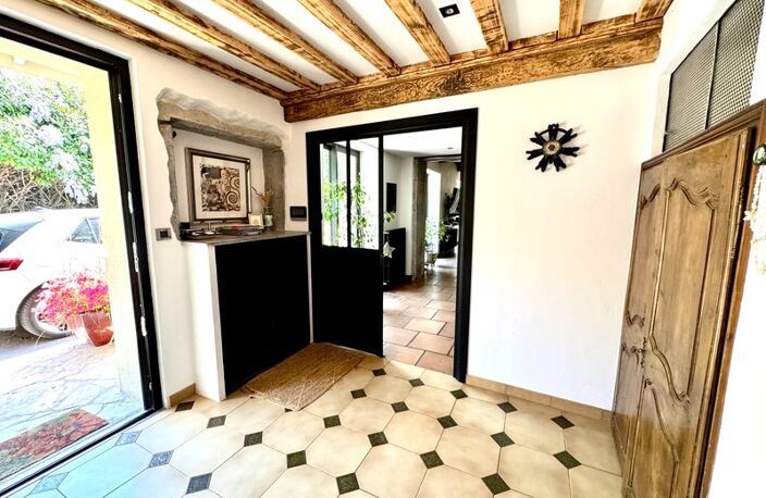 Maison de caractère rénovée de 180 m² avec terrain de 920 m² à Jonage — photo 4