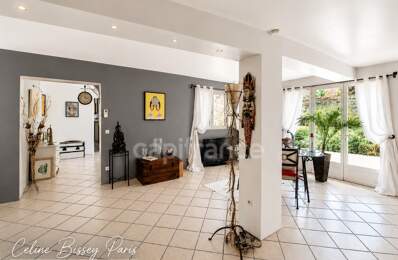 Maison à vendre 6 pièces 140 M2 VILLENEUVE LA GUYARD (89), BEAU VOLUME, cour et jardin 1200M2 — photo du bien