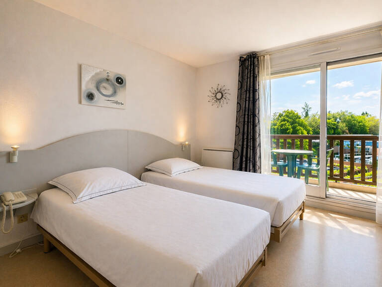 Dax (40) - À VENDRE - Studio meublé avec balcon au cœur des thermes de Dax — photo 1