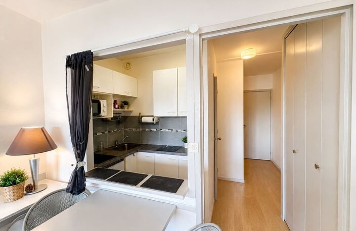 Dax (40) - À VENDRE - Studio meublé avec balcon au cœur des thermes de Dax — photo 3