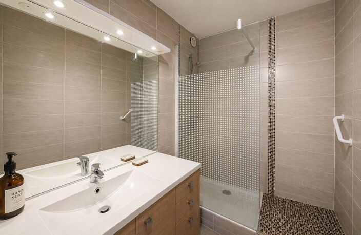 Dax (40) - À VENDRE - Studio meublé avec balcon au cœur des thermes de Dax — photo 4
