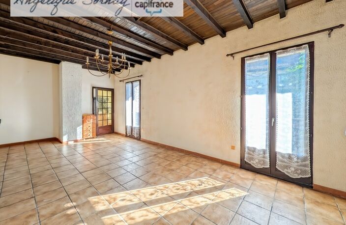 Maison 3 niveaux – 161 m² habitables – fort potentiel de rénovation — photo 2