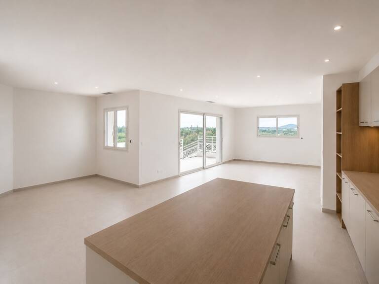 Villa contemporaine de plain-pied avec piscine et vue panoramique dans un environnement calme — photo 1