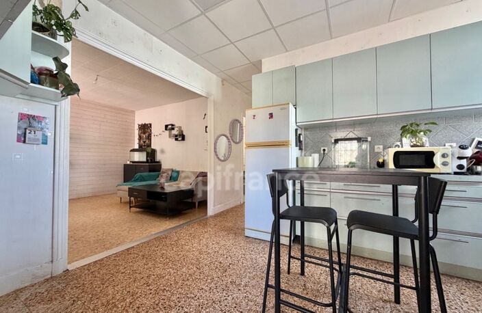 APPARTEMENT 61 M2, 2 CHAMBRE, COUR DE 80 M2, GARAGE, FIBRE OPTIQUE, DOUBLE VITRAGE + VOLETS ROULANTS, CAVE DE 31 M2, FAIBLE CHARGES DE COPROPRIÉTÉ — photo 3