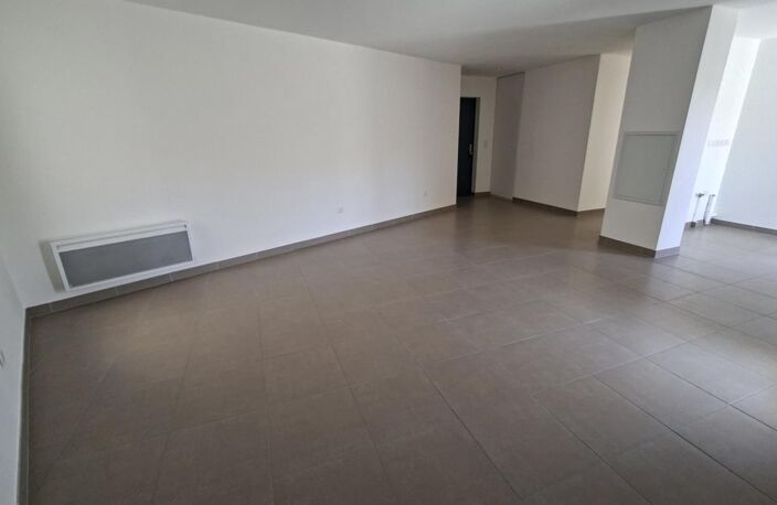 Appartement T3 avec terrasse et jardin — photo 2