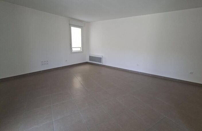 Appartement T3 avec terrasse et jardin — photo 3