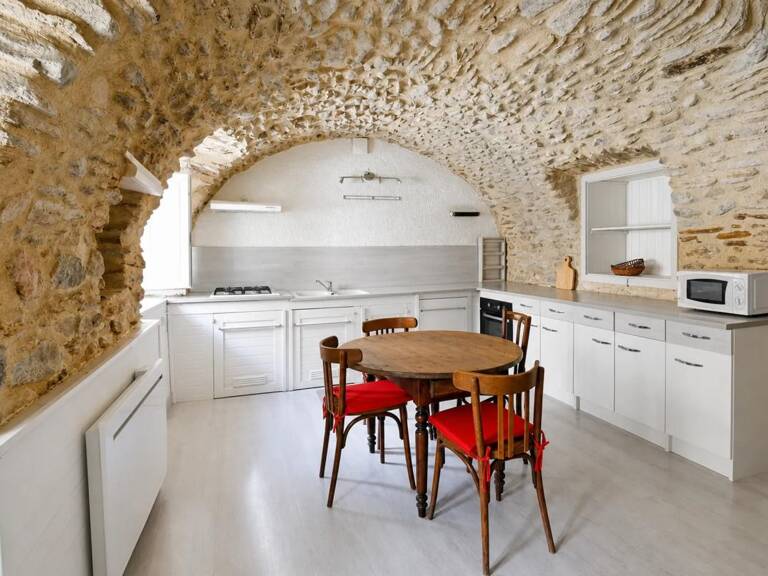 Maison de 7 pièces de 220 m² situé au Martinet — photo 1