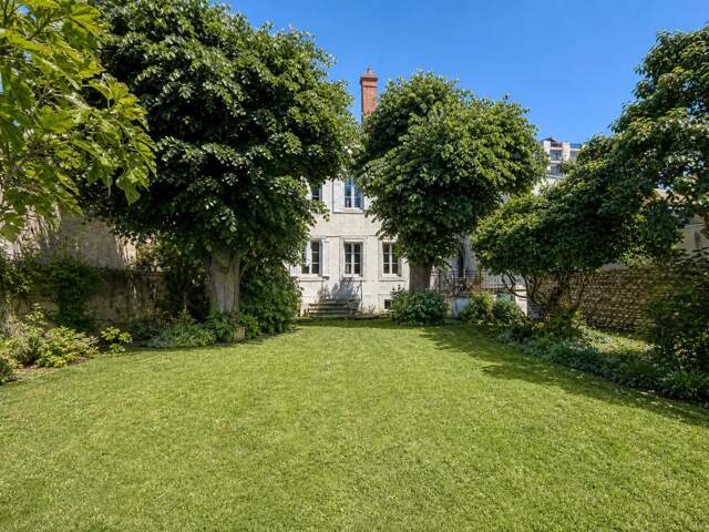 Maison de ville / hôtel particulier 15 pièces de 425 m² à Tarbes — photo du bien